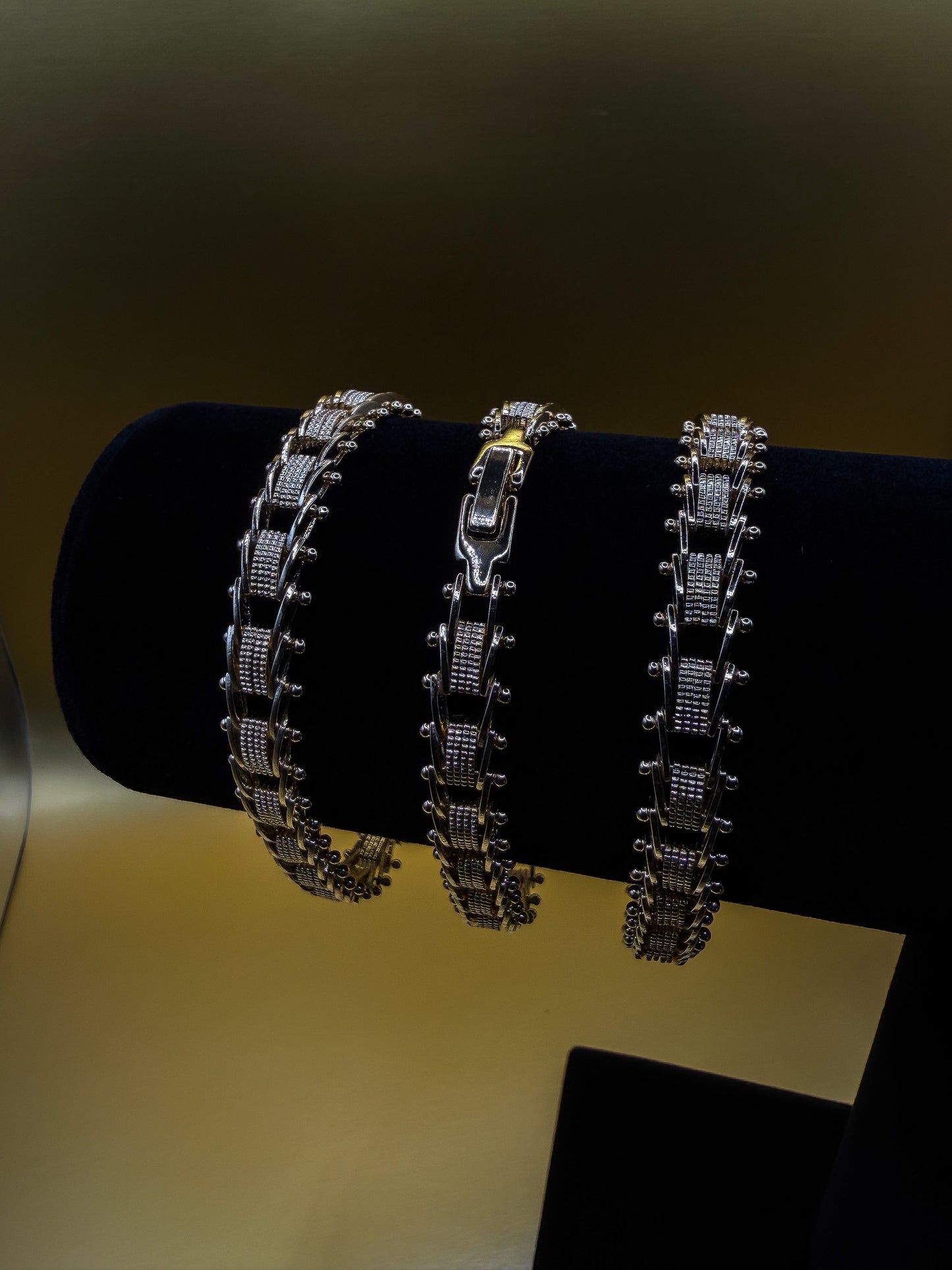 Luxenor Sovereign Link Bracelet 8” 14K Gold Plated|Sterling Silver