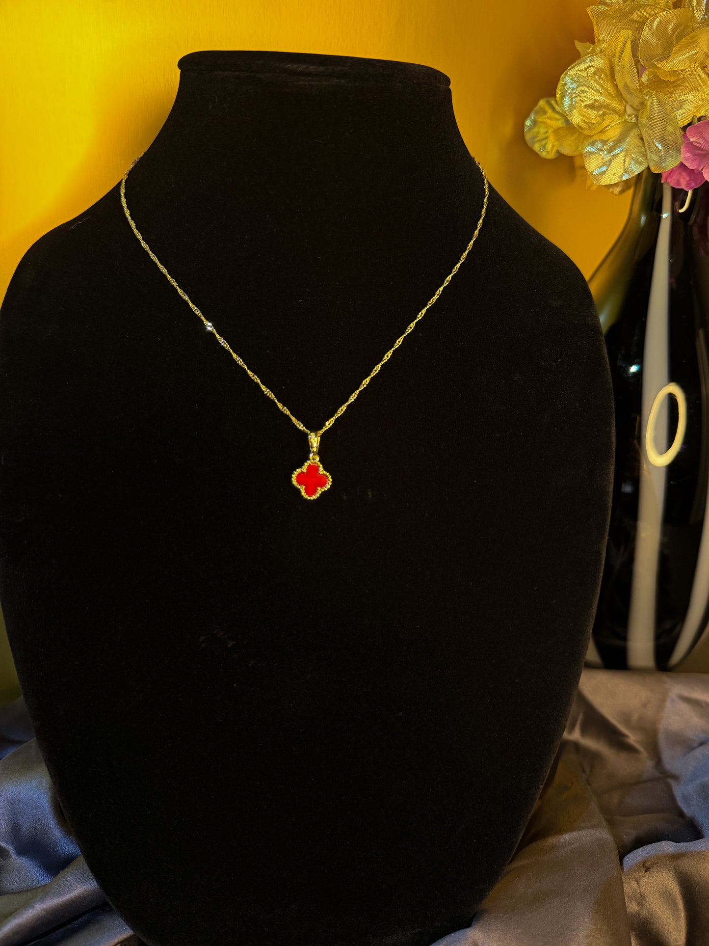 Luxenor Crimson Clover Necklace 18”