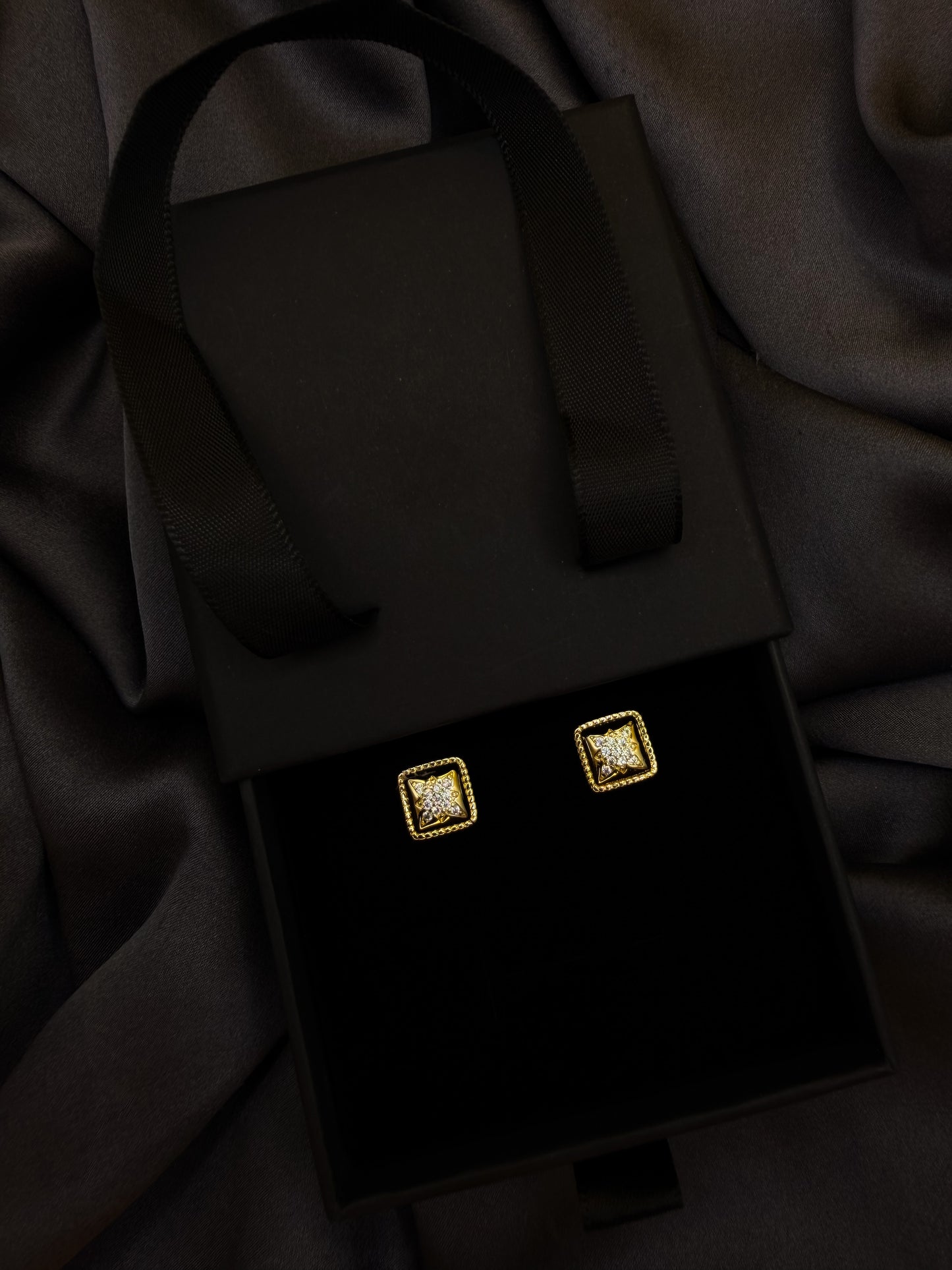 Luxenor Crown Square Stud Earrings