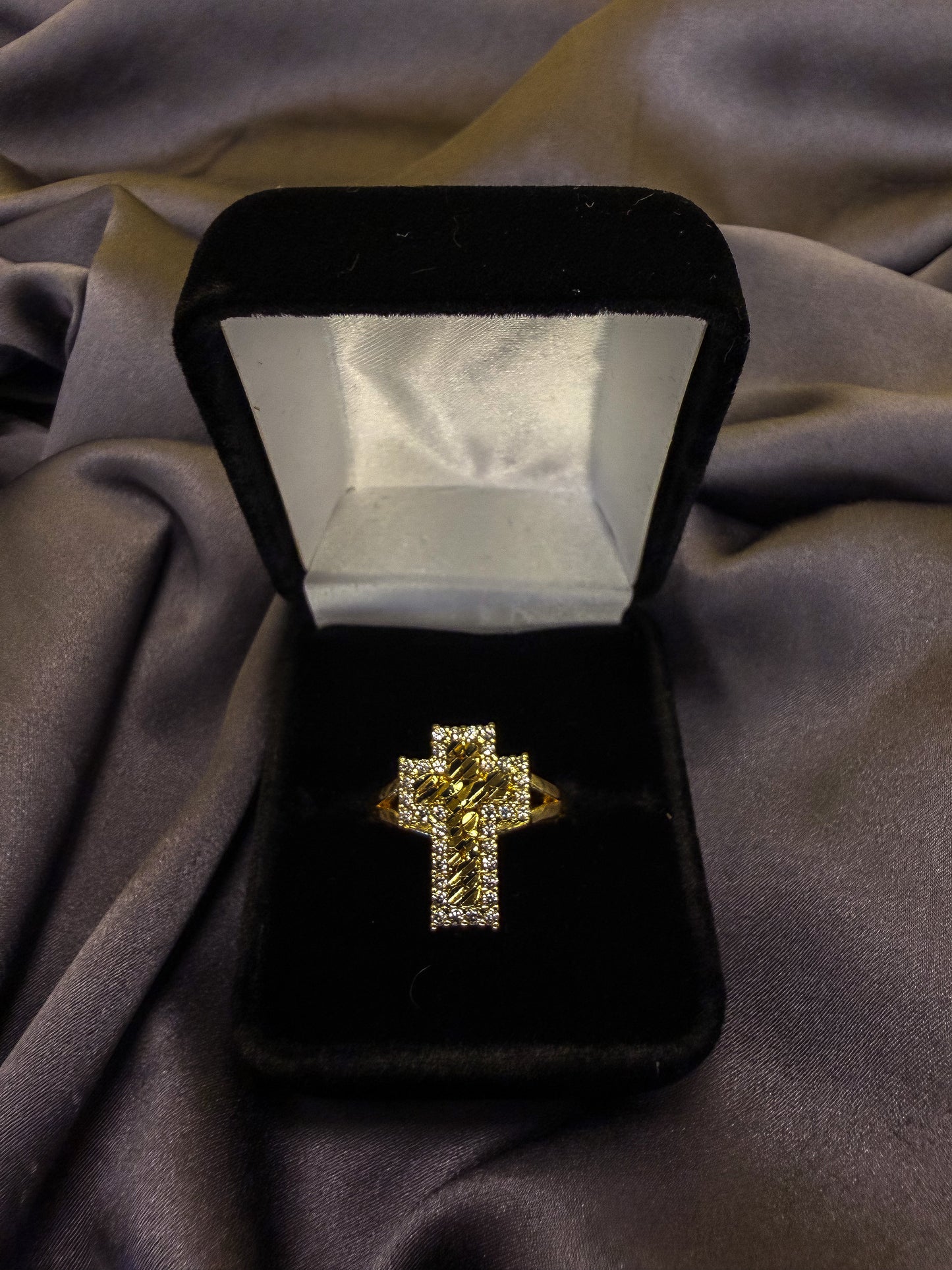 Luxenor Cross Nugget Ring